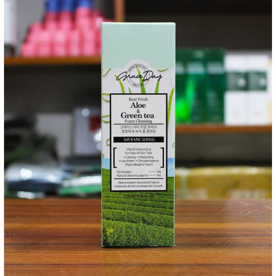 Grace Day Real Fresh Aloe & Green Tea Foam Cleansing